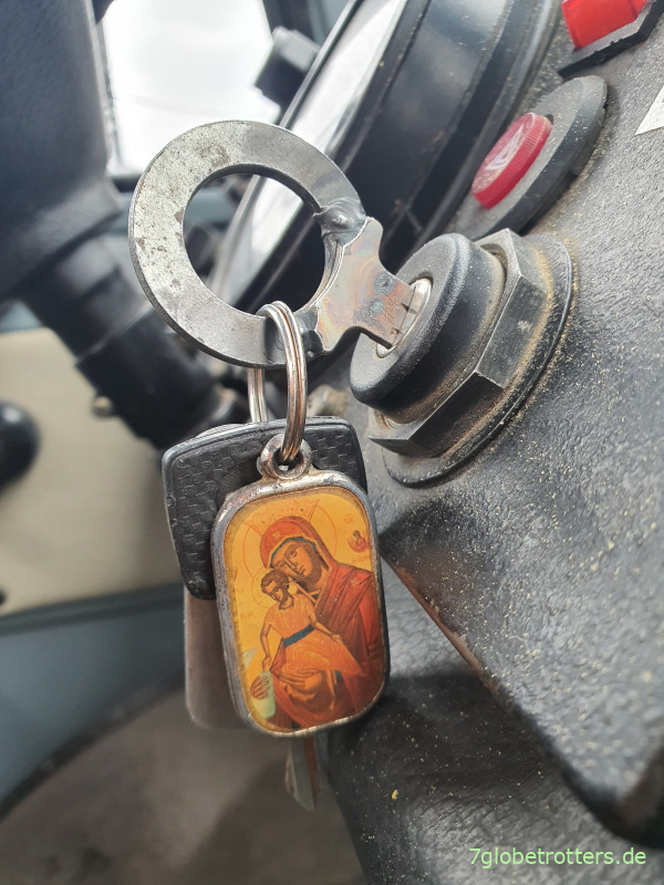 Schlüssel vom Kloster-Unimog in der Werkstatt Thessaloniki