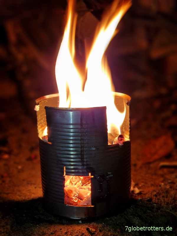 Selbst gebauten Hobokocher als Lagerfeuer testen