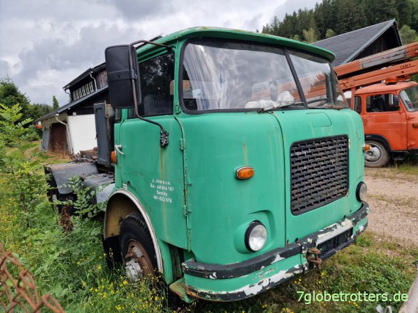 Trauriger LIAZ Škoda 706 MT