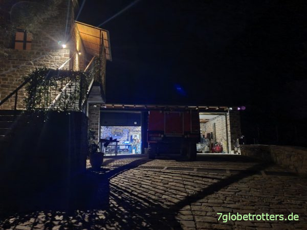 Werkstatt für die Reparatur des nicht kühlenden Absorberkühlschranks am Kloster Simonos Petras