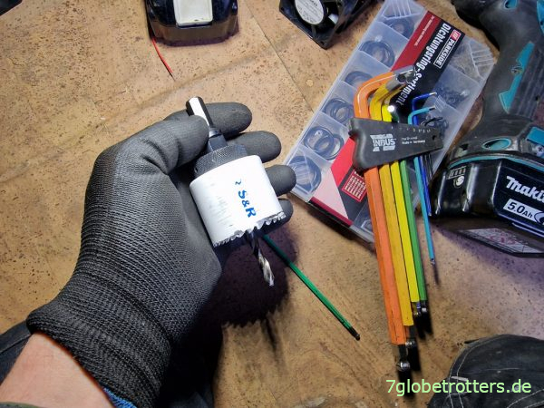 Lochsäge für den Einbau der PC-Lüfter in die Heizkörper