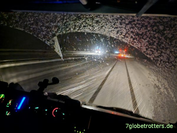 Test der ungedimmten Instrumentenbeleuchtung bei Nacht