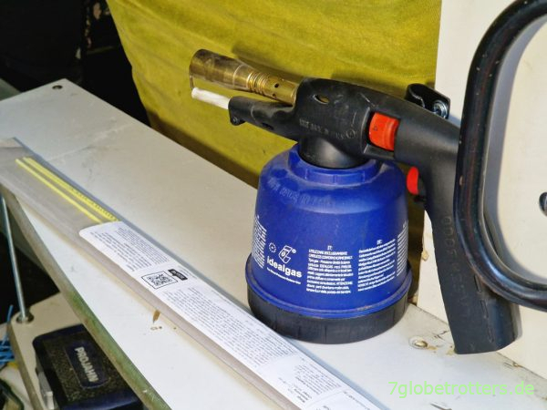 Lötstäbe und Lötlampe