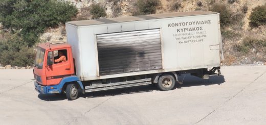 Mercedes LK 814 mit Koffer