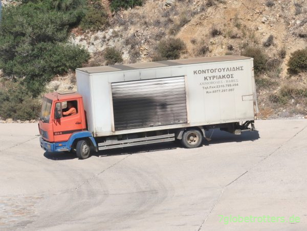 Mercedes LK 814 mit Koffer