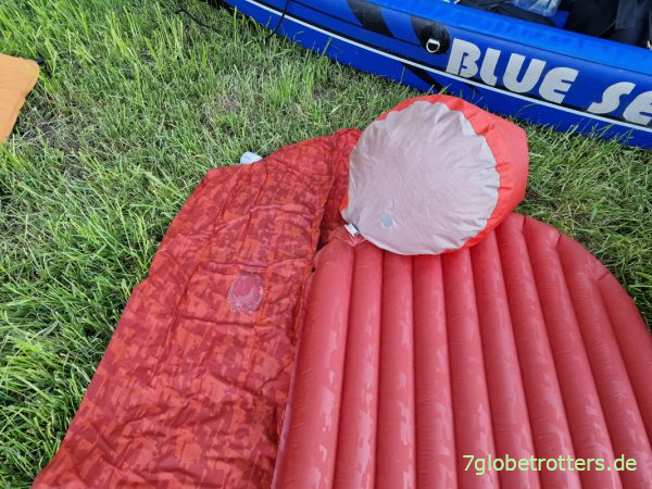 Aufpumpen der Luftisomatten mit dem Pumpsack