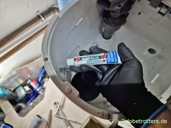 Eindichten der Toilette mit Flüssiggummi