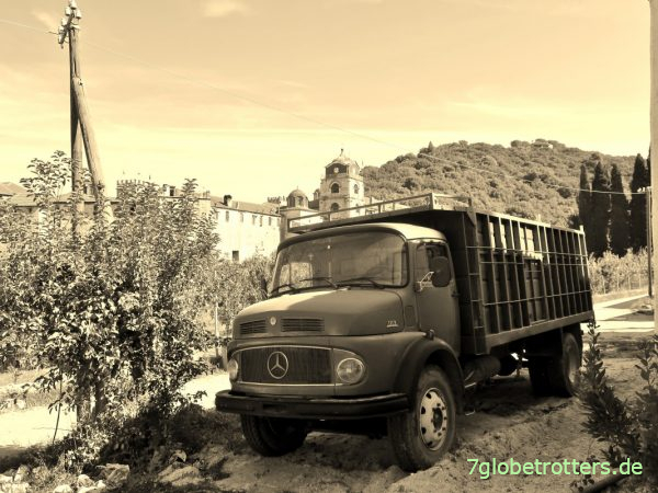 Orthodoxes Ostern auf Athos mit Mercedes L1113 in Esfigmenou