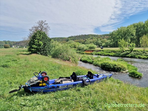 Paddeln im Luftboot auf der Freiberger Mulde