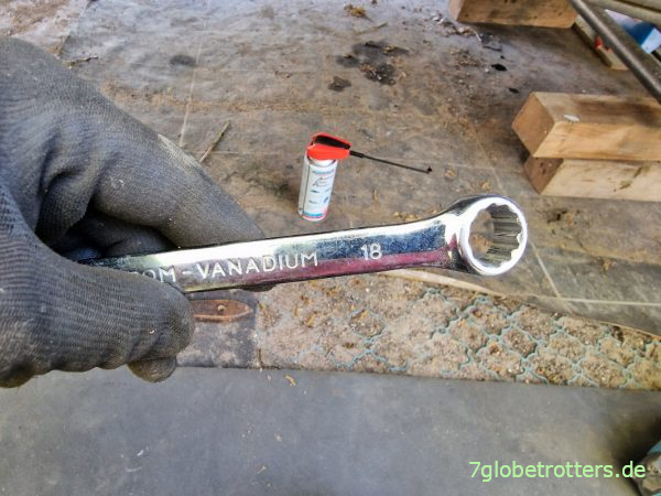 SW 18 am hinteren Federbock