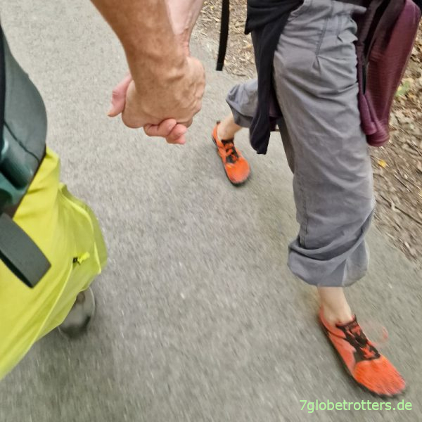 Wandern mit Barfußschuhen und Blasen auf dem Jakobsweg