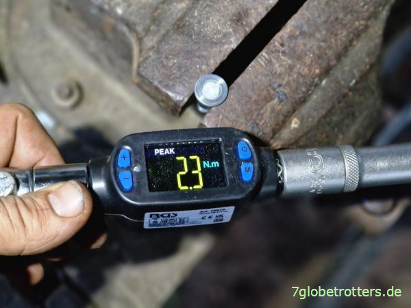 Abreißtest der Plastikschraube M8