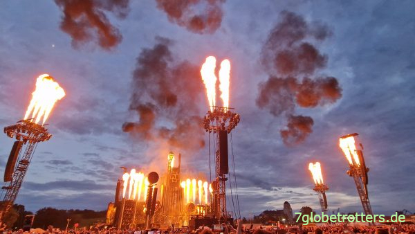 Feuer und Rauch auf dem Rammstein-Konzert Dresden 2024