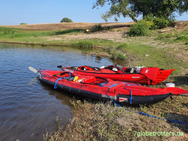 Paddelboote auf der Elbe