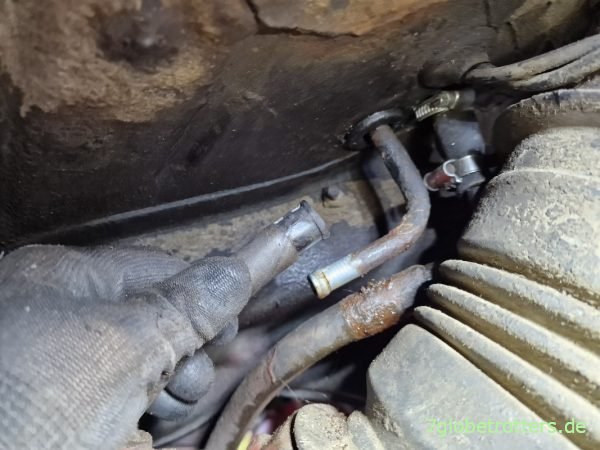 Rücklaufleitung Lenkung LS2 demontieren