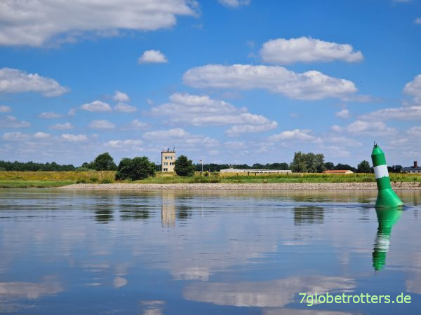 Erster DDR-Grenzturm der Elbe bei Cumlosen km 469