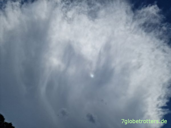 Gewitterwolken über der Süderelbe in Hamburg