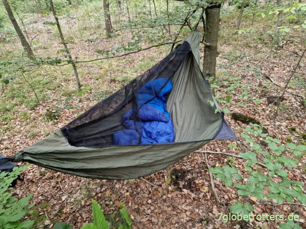 Hängematte mit Mückenschutz und Schlafsack im Test