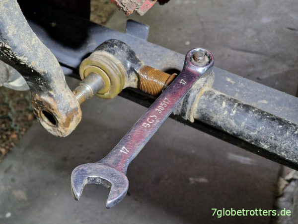 Klemmschraube der Lenkstange lösen