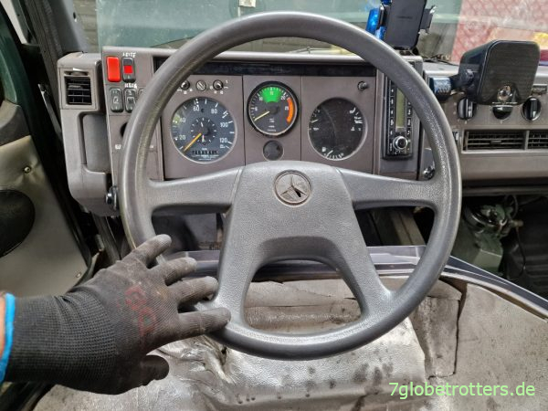 Lenkrad Mercedes T2N steht nicht mehr schief