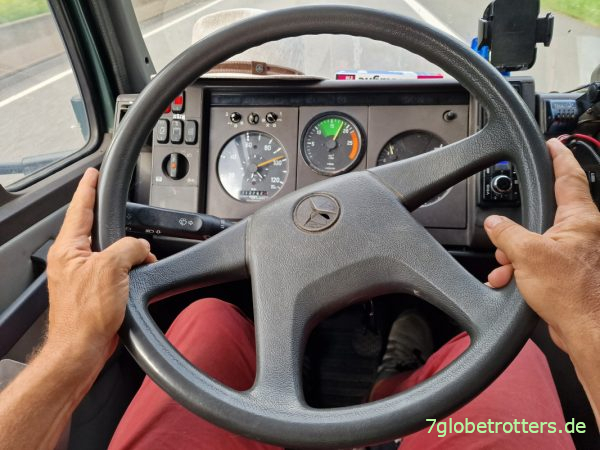 Lenkrad steht schief am Mercedes T2N