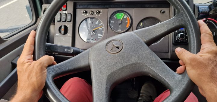 Lenkrad steht schief am Mercedes T2N