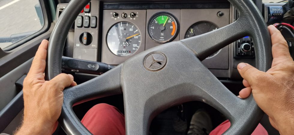 Lenkrad steht schief am Mercedes T2N