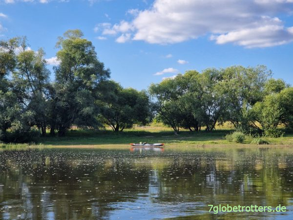 Paddel-Rastplatz auf der Elbe bei Rühstedt km 440 Paddel-Rastplatz auf der Elbe bei Rühstedt km 440