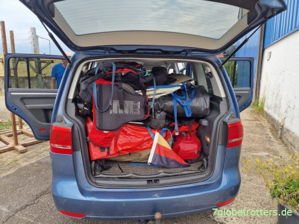Transport der Paddelausrüstung zum Bahnhof Hamburg-Harburg