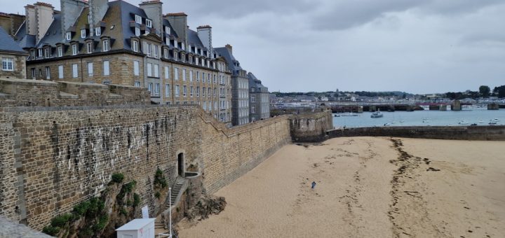 Das alte St. Malo hinter der Stadtmauer