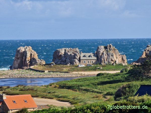 Maison du Gouffre in Plougrescant