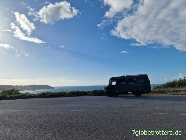 Mercedes 711 auf dem Stellplatz Moulin de la Rive