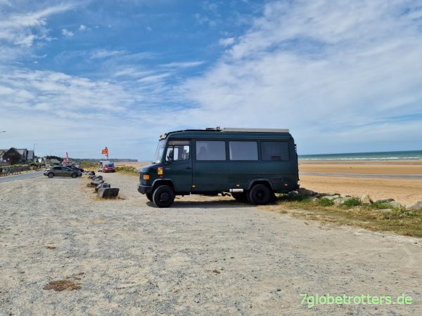 Mercedes 711 auf dem Zwischenstopp am Omaha-Beach