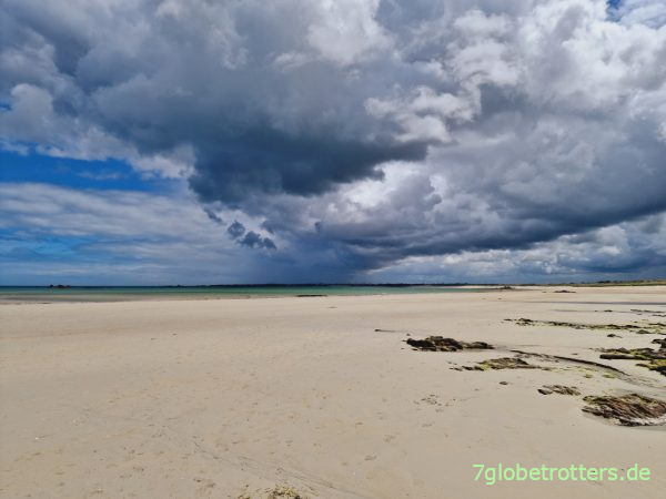 Regenfront Plage de Ker Emma in der Bretagne