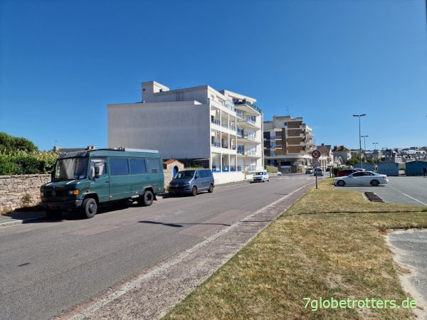Stellplatz am breiten Sandstrand von Erquy
