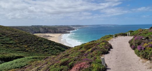 Suche nach der schönsten Badebucht der Bretagne