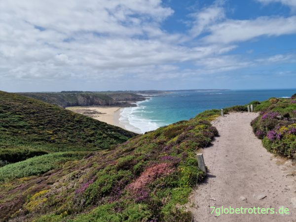Suche nach der schönsten Badebucht der Bretagne