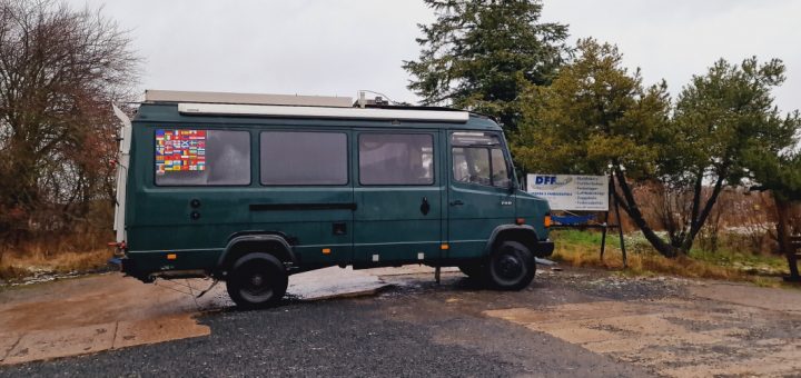 Federn der Vorderachse am Wohnmobil verstärken