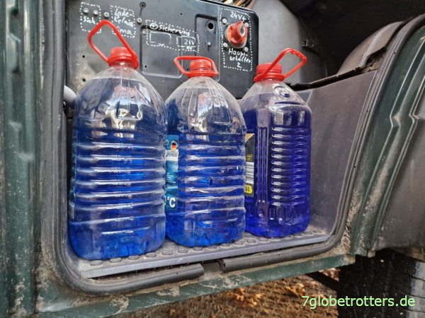 Kleiner Vorrat an Scheibenwaschwasser