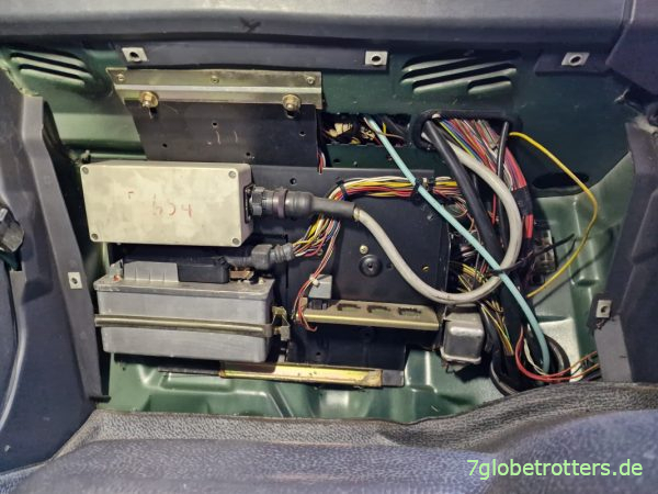 Weißer Kasten mit Steuerung Scheibenwischer-Intervallschaltung