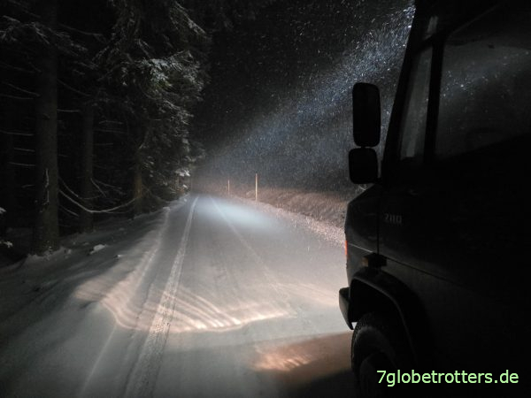 Mercedes 711 mit Hella LED Light Bar 350