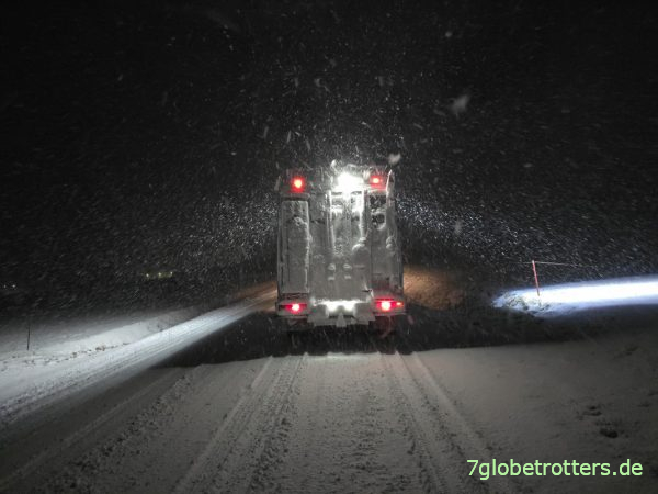 Mercedes 711 mit Umfeldbeleuchtung