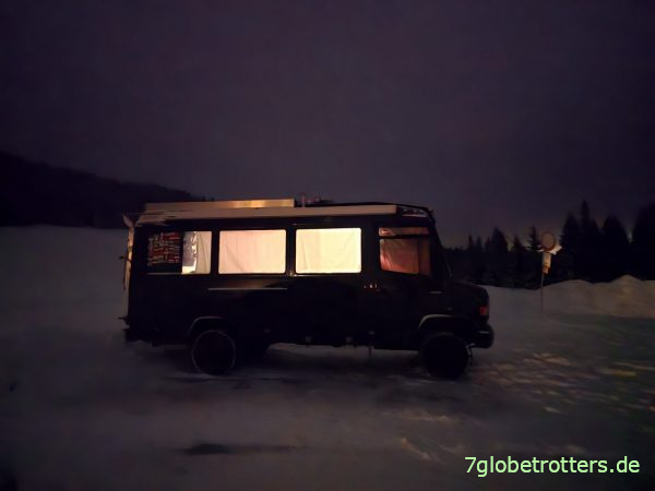 "Verdunklung" mit weißem Blackout-Stoff