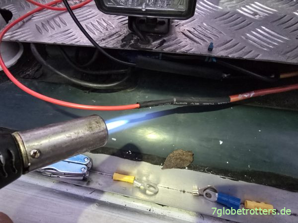 Anschluss des Solarmoduls an die Dachdurchführung