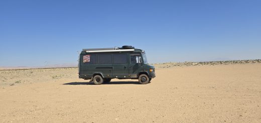 Mercedes 711D in Tunesien