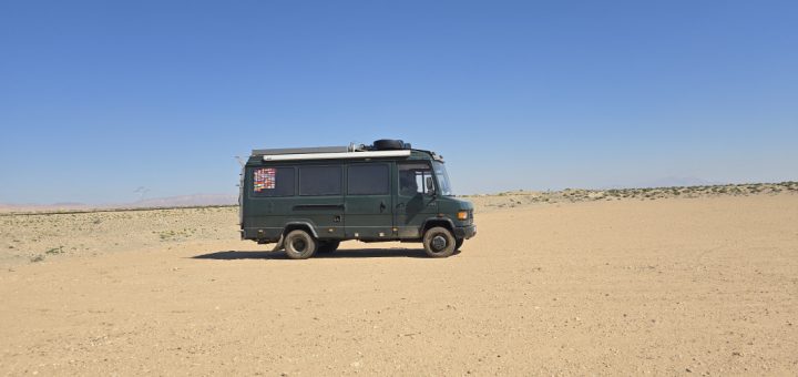 Mercedes 711D in Tunesien