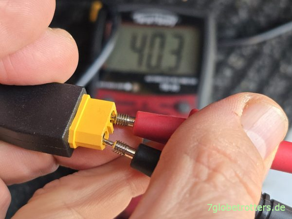 Spannung des Solarmoduls im Test