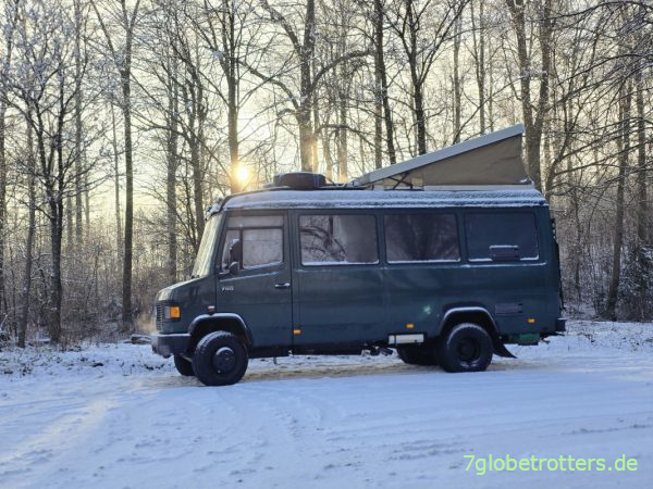 Winterübernachtung im Mercedes 711D