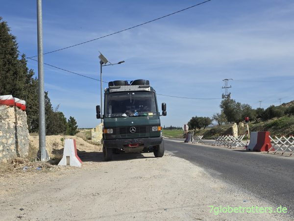 Tunesischer Checkpoint an der Fernstraße RN5