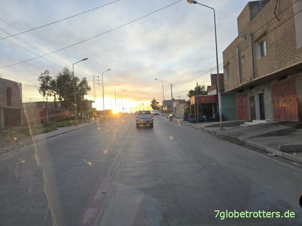 7. Polizeieskorte durch Kasserine